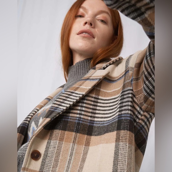 United by Blue Women’s Recycled Wall Topcoat in Shortbread - Picture 2 of 10